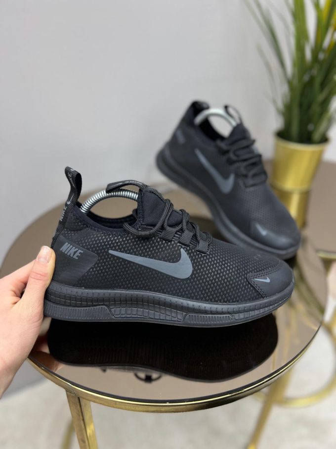 Replika Nike 225 Siyah Ayakkabı